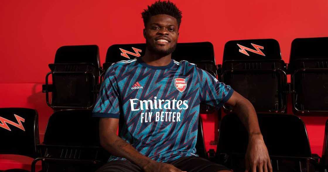 Ghana star Thomas Partey glitters as Arsenal unveil third kit Ghana star Thomas Partey glitters as Arsenal unveil third kit