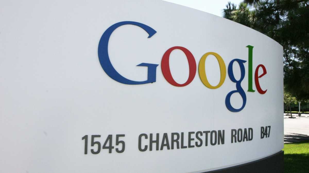 Google shares plunge after Apple executive's court testimony