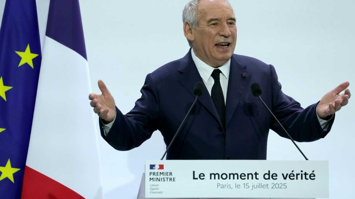 Tackling debt 'curse', France wants to slash holidays