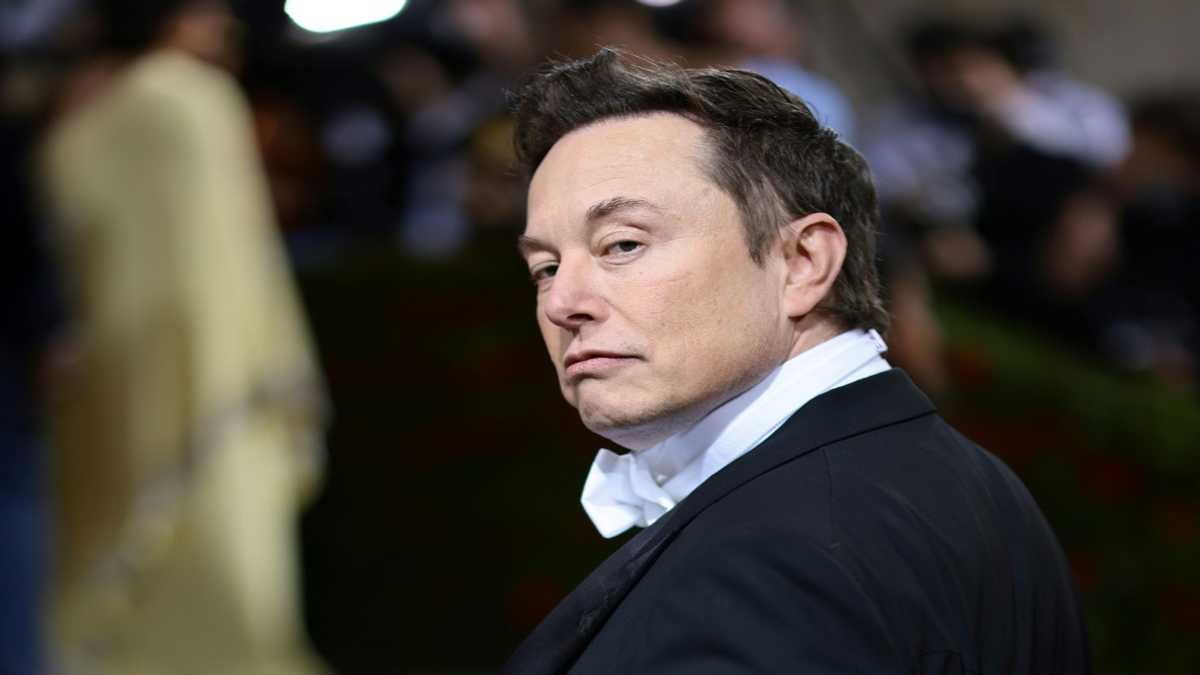 Musk Making Report of new Twitter staff cut as Musk turmoil grows - YEN.COM.GH