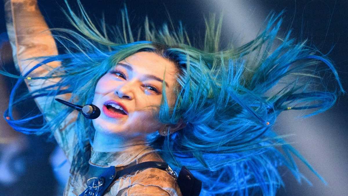 Finding fame... and family? AleXa's Korean-American K-pop dream - YEN ...