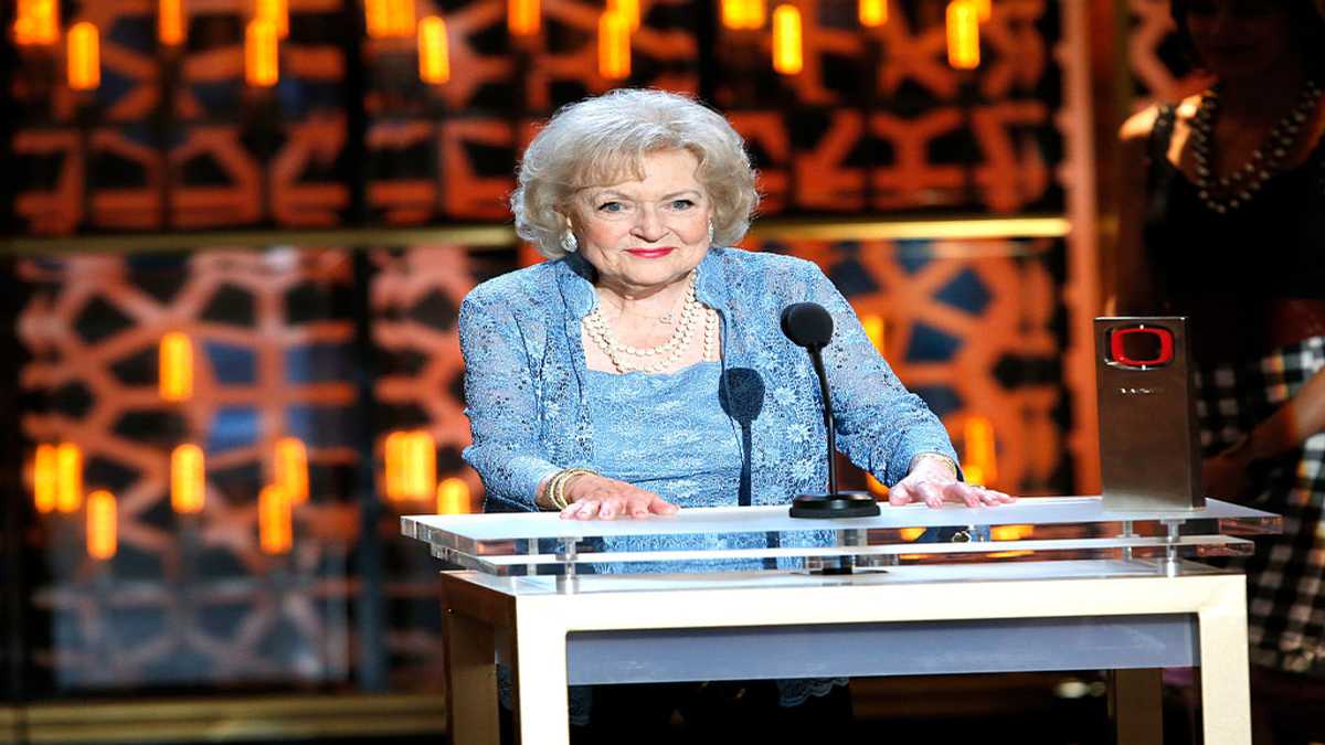 Who is Tess Curtis White? The untold story of Betty White's mother ...