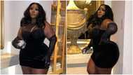 Steamy photos of thick lady dripping with cuteness as she flaunts her shapely body leave many thirsty