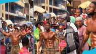 Macho Ghanaian man storms market center in Accra, flaunts body
