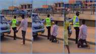 Prank goes wrong: Ghanaian policewoman gets angry as stranger offers her flower on duty, peeps react