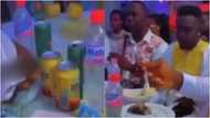 No Pressure: Couple Serves 'Gari Soaking' to Guests at Their Wedding Reception; Video Goes Viral