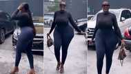 "See problem": Thick black lady with fine shape catwalks on road, video causes buzz