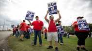 US auto workers union reaches tentative deal with GM