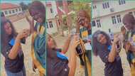 Girl tears up on matriculation day as elder sister sprays cash on her: "I wish my mother was alive"