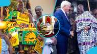 Otumfuo dashes a traditional stool with Asante emblem to German President during Kumasi visit, video