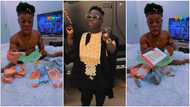 Shatta Bandle displays large sums of money, many ask about the work he does