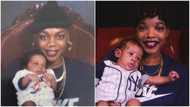 Pretty lady recreates mum's 1991 photo 30 years after with her son, people can't tell them apart