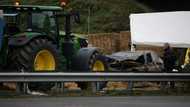 Woman dies when car rams French farmers' roadblock