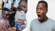 Eii he's still humble - Ghanaians react to picture of top CEO Despite serving Sark