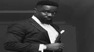 Sarkodie puts his hall on display after Shatta Wale called him fool and poor man (Photo)