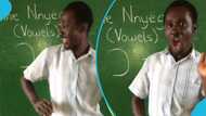 Adorable video of a teacher illustrating to students how to correctly recite Twi vowels goes viral