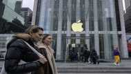 Apple profits edge higher despite lower iPhone sales