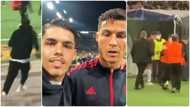 Funny moment Man United fan escaped from stewards to steal a selfie with Ronaldo goes viral