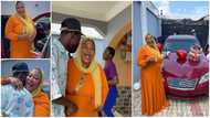 Young man surprises his mum with new car in video, the woman blushed and hugged him tightly