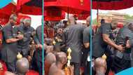 Kufuor suffers to walk, held by three men to greet Asantehene, video breaks hearts