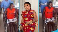 Afia Schwar promises to gift fan a wheelchair during her TikTok Live, her kindness melts hearts
