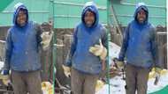 Nigerian man working under snow and heavy cold shares his job online: "Canada is not easy"