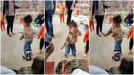 Amazing talent: Shy girl in blue jean performs stunning dance, gathers crowd & entertains them in sweet video