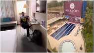 Two foreigners visiting Ghana outraged after paying GH₵942 for hotel room; peeps react