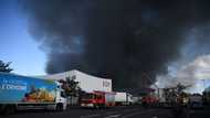 Huge fire destroys warehouse at giant Paris wholesale market