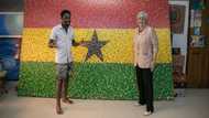Young Ghanaian artist blows American ambassador away with amazing paintings (Photos)