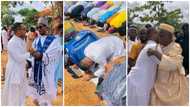 Catholic priest joins Muslims for Ramadan prayers, adorable photos leave peeps in awe
