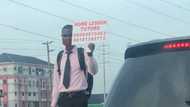 Many react as bold man stands in traffic & asks to be employed as a home tutor; many say it's not safe