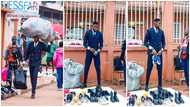 Photos of tall fine man 'selling shoes' by roadside in suit emerges online, ladies rush him: "He's so cute"