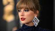 Taylor Swift buys back rights to her old music