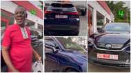 Akrobeto shows off new model of Toyota, many shower him with sweet words: "He deserves it"