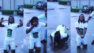 Sumsum Ahuofedua: Actor kneels in muddy water to beg for Wale, MDK publicly (video)