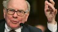 Warren Buffett to remain as Berkshire Hathaway board chair