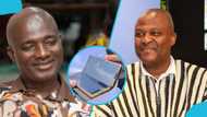 Appiah Stadium buys a brand new Samsung Galaxy phone for Ibrahim Mahama, video excites many