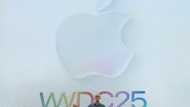 Apple plays it safe on AI despite Wall Street pressure