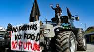Hundreds of farmers protest at Greek agriculture fair