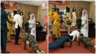 Ghanaian groom doing push-ups before bride on the altar causes stir “love is sweet”