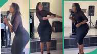 Curvy lady in hot black dress leads praise and worship in church: "That's how God created her"