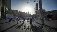 Sweat, pray, love: extreme heat hounds hajj