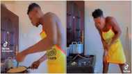 Ghanaian man flips fried egg in the air and gets burnt, netizens react