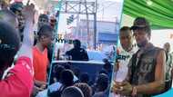Black Sherif sprays cash on fans during Infinix Ghana store visit, peeps react