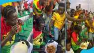 Black Stars fan mixed gobɛ in the stands after Inaki's goal, other supporters joined him