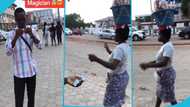 Ghanaian street hawker refuses payment from a magician who bought plantain chips: “Keep the money”