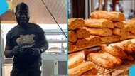 An accountant leaves his white-collar job for bread-selling hustle, video