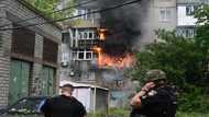 Ukraine lawmakers vote to sack prosecutor general, security chief