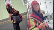 Generous man gives homeless white lady wads of cash; his kindness leaves netizens in awe